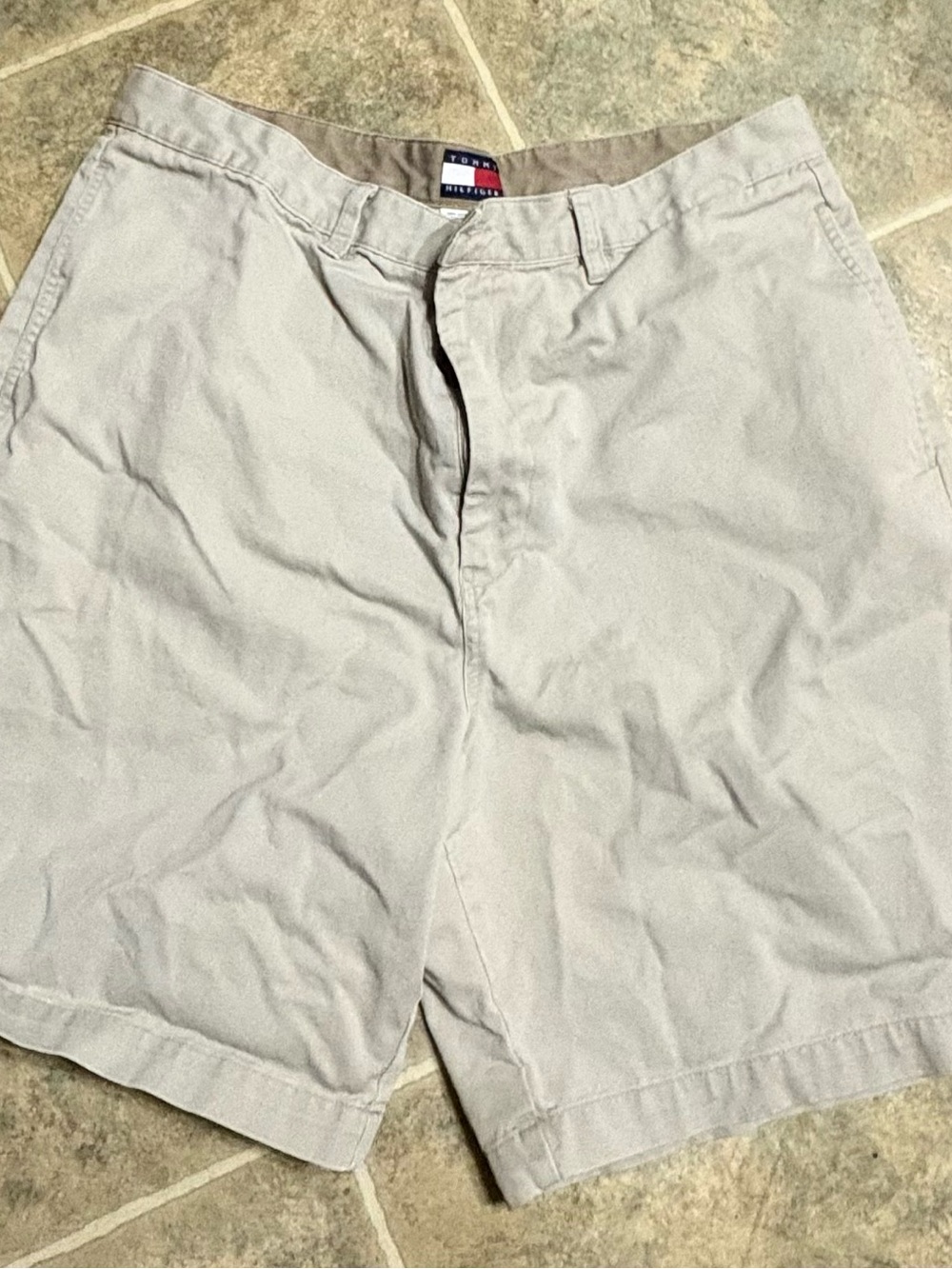 Tommy Hilfiger Men’s beige Classic Chino Shorts size 36